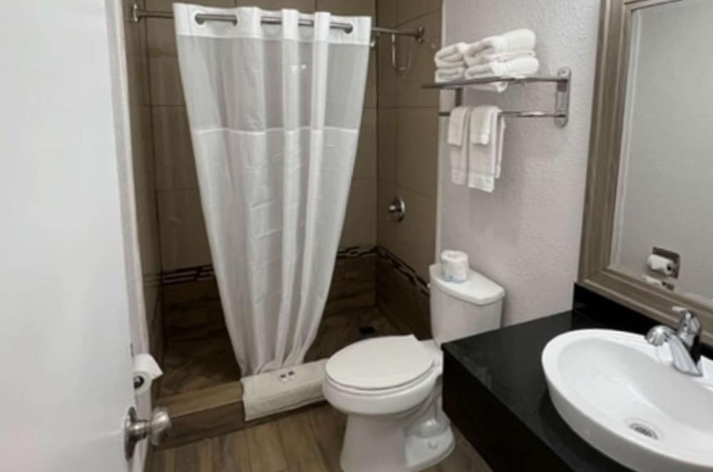 Motel6 Orange, CA - Anaheim 27/33