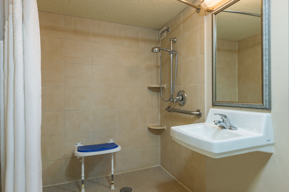 Holiday Inn New Orleans West Bank Tower 24/79