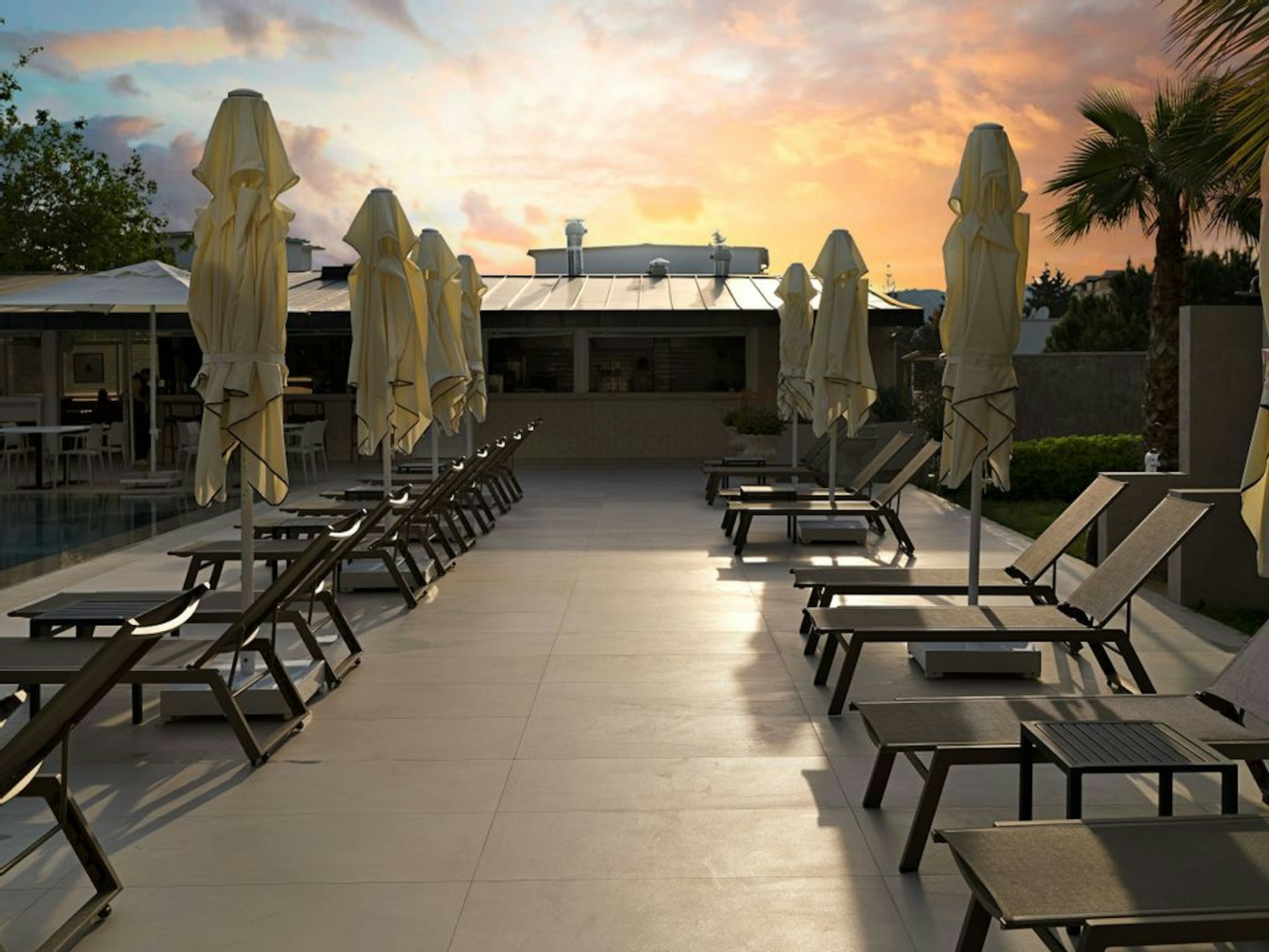 Dorman Suites Hotel 67/73