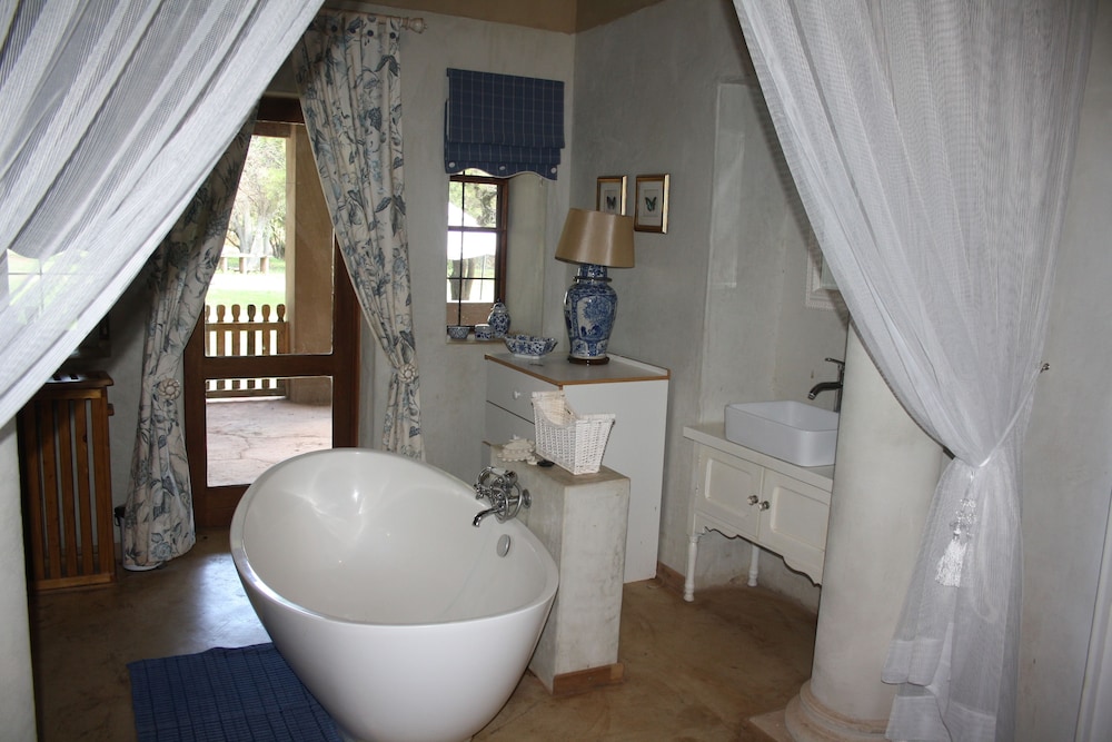Thandile Country Lodge 20/21