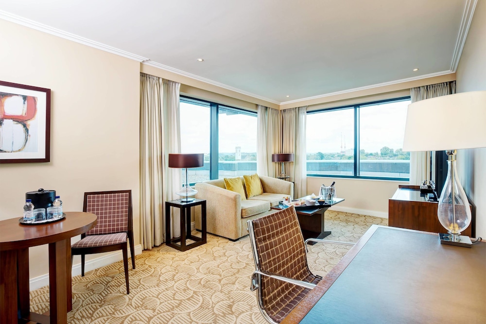 Radisson RED London Twickenham 38/62