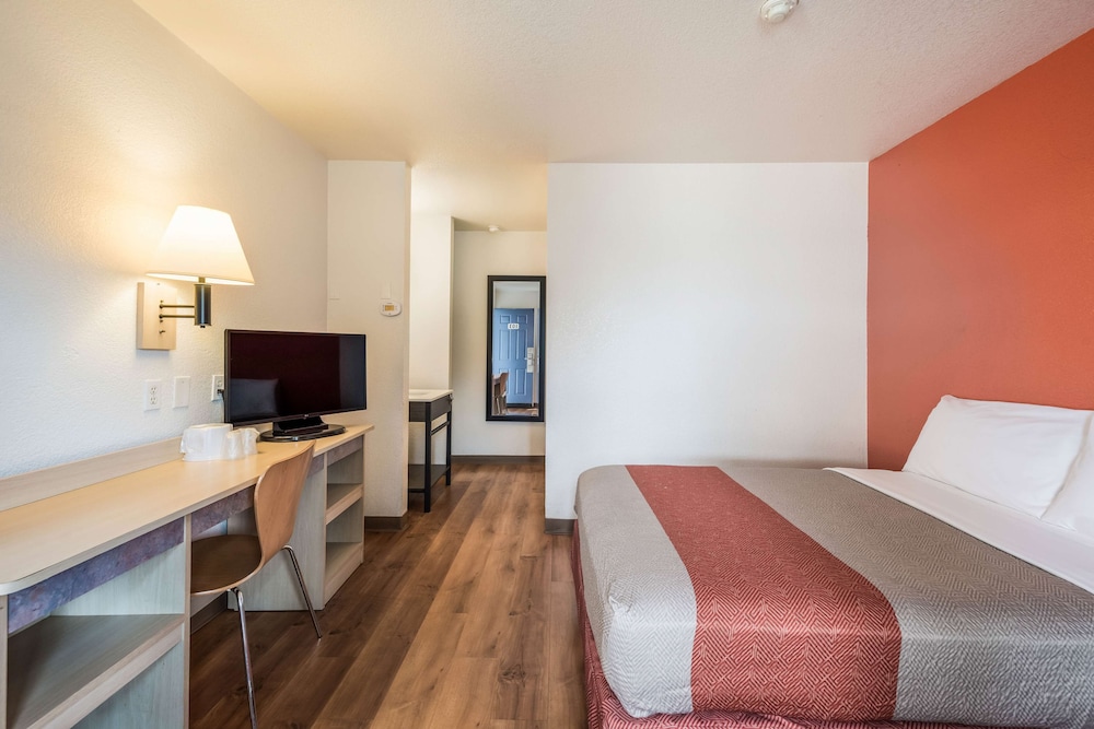 Motel6 Rohnert Park, CA 35/60