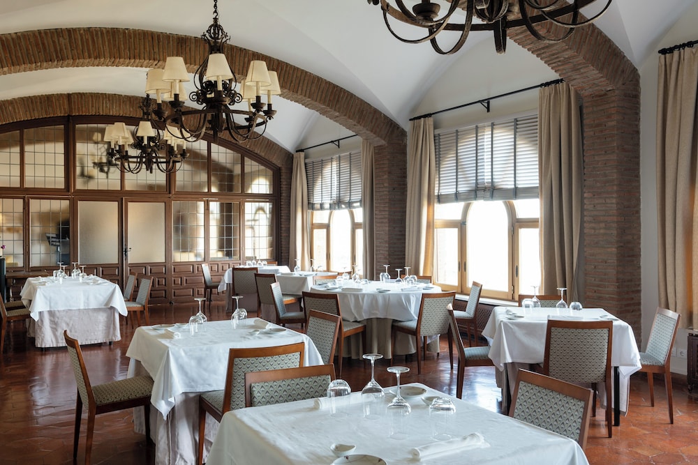 Parador De Benavente 44/63