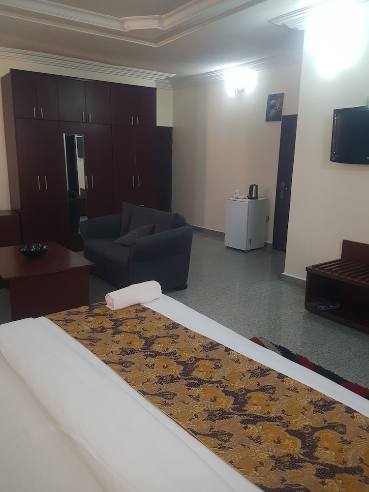 Zeina Suites Abuja 31/47