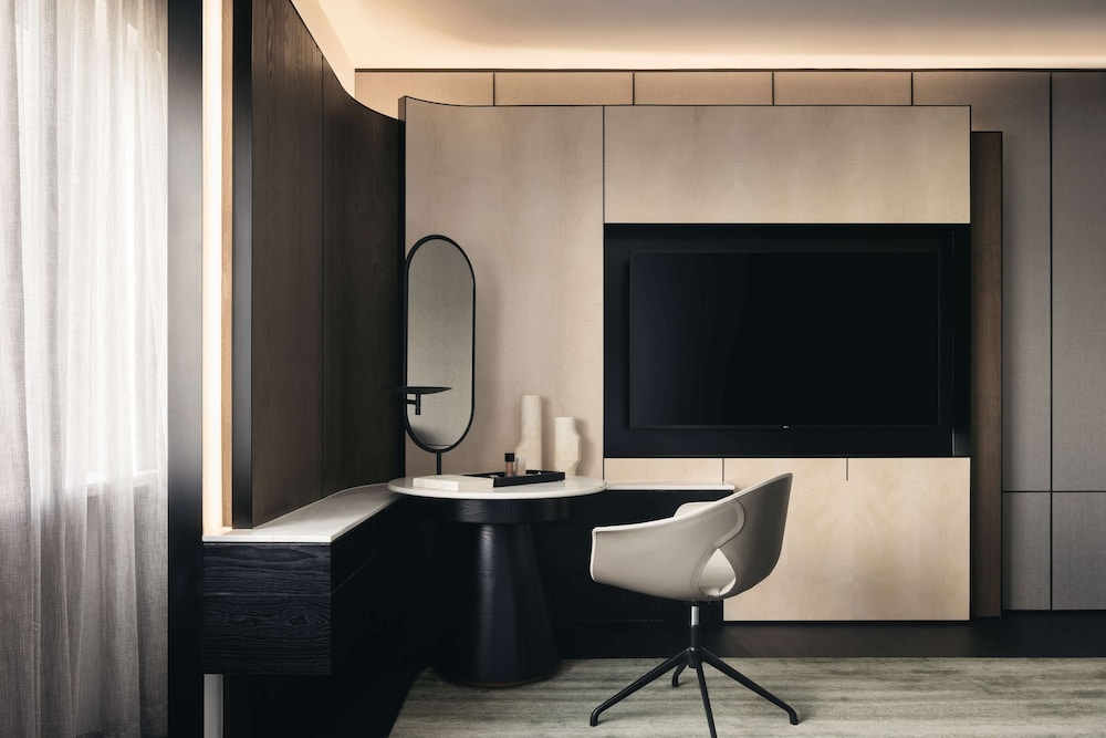 Hilton Singapore Orchard 55/56