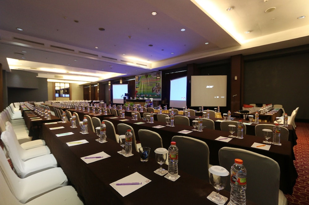 Java Paragon Hotel And Residences 67/76