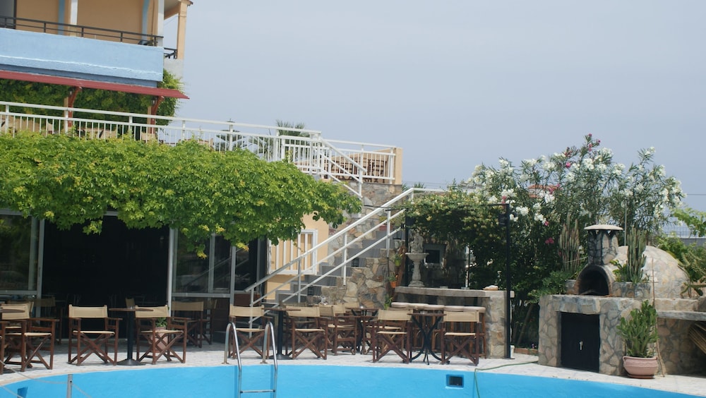 Roxani Hotel 31/32