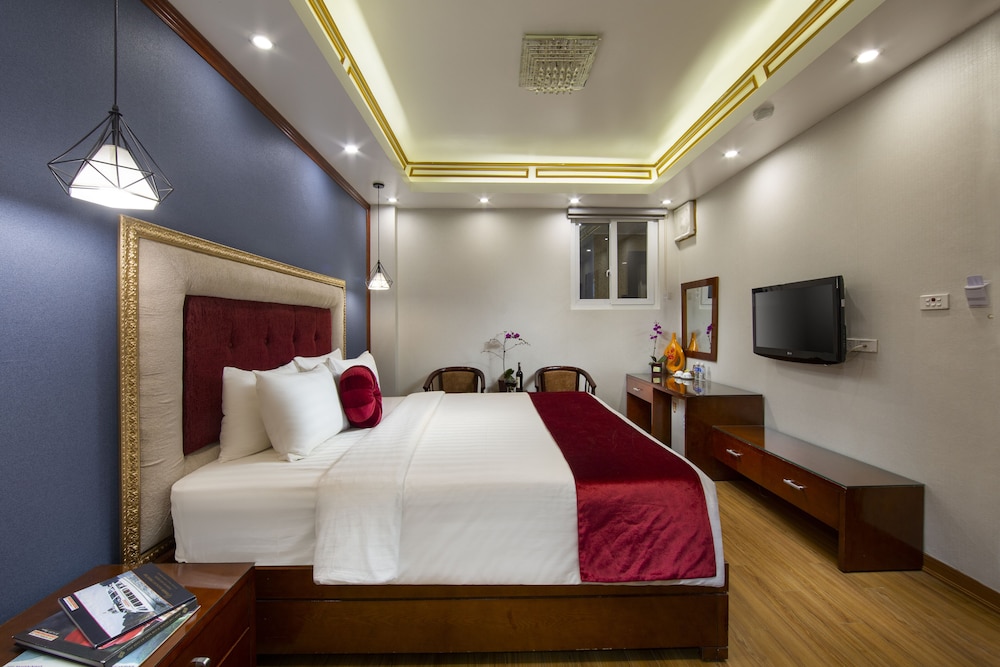 SUPERIOR, DOUBLE OR TWIN BED, NO WINDOW