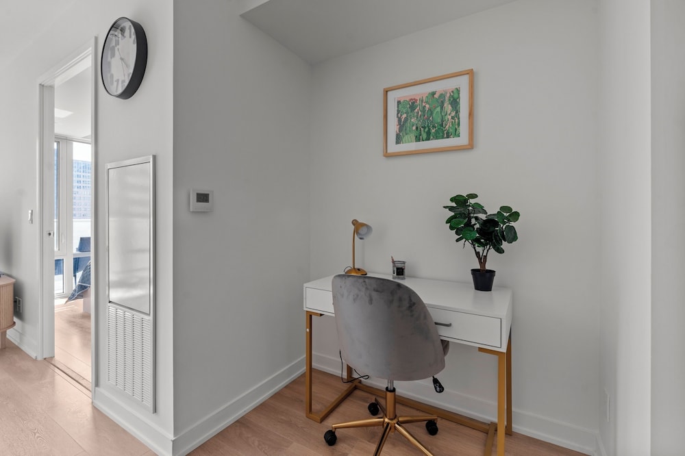 Teahouse Condos in Downtown Toronto 6/50