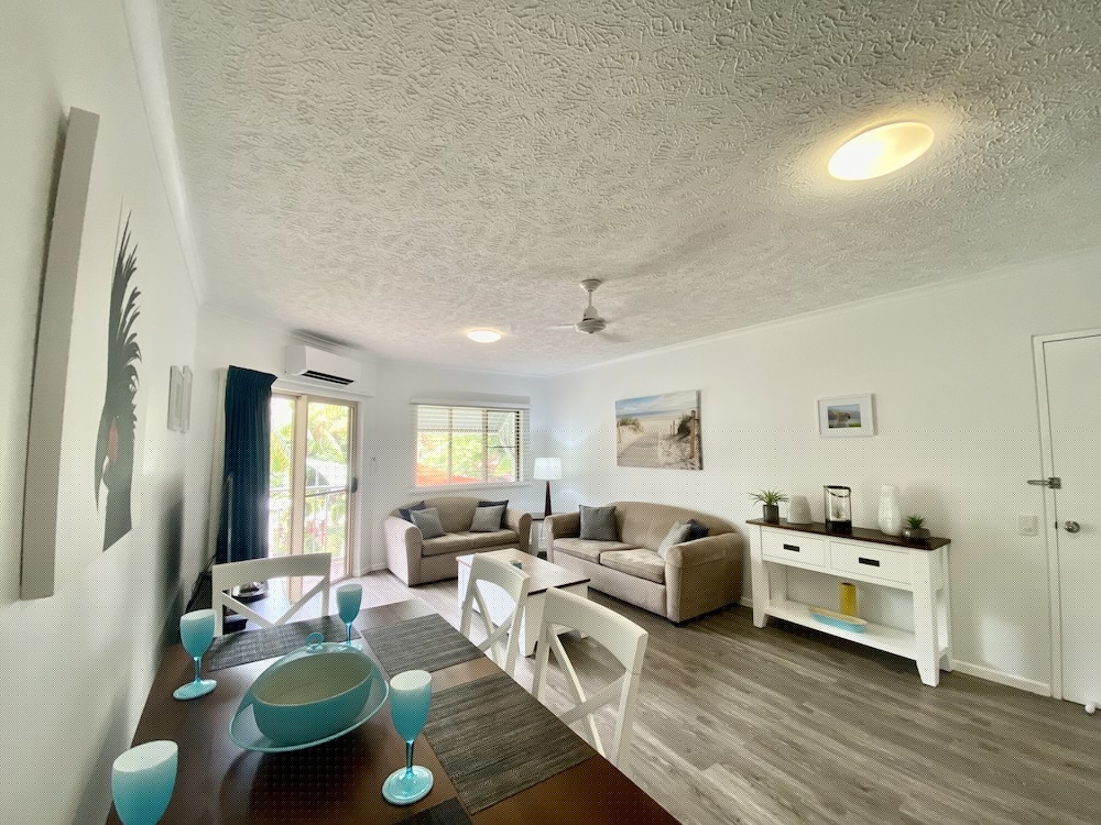 CAIRNS BEACH RESORT 25/49