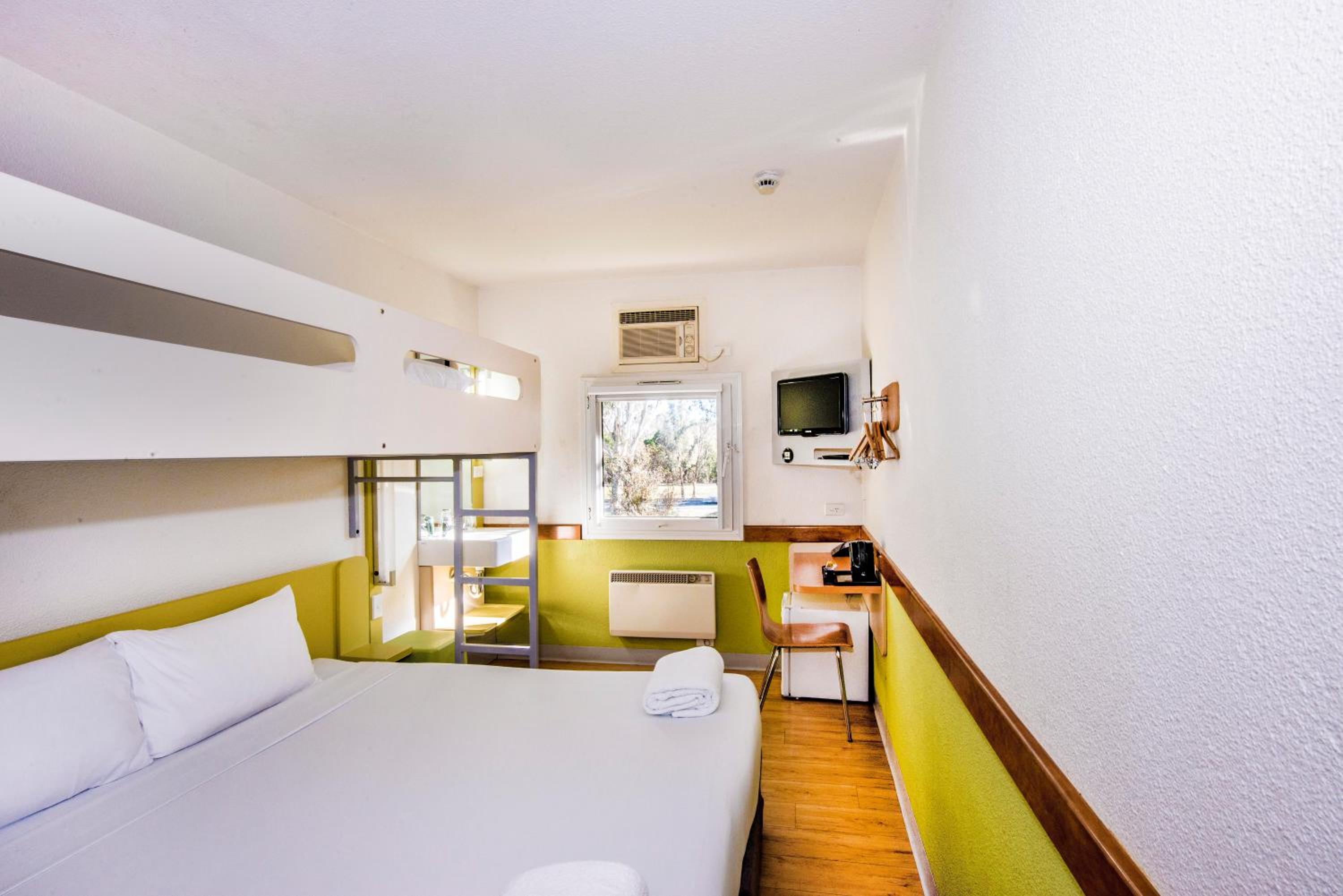 ROOM, KING BED, BUNK BED