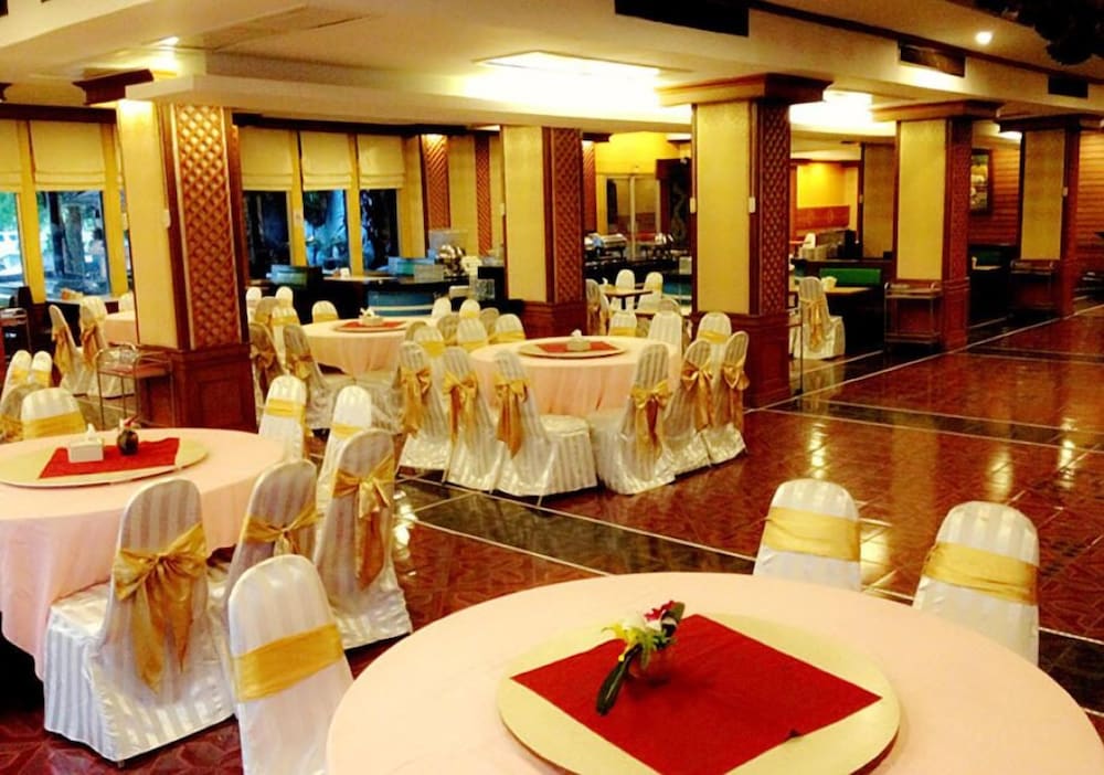 Thepnakorn Hotel 38/48
