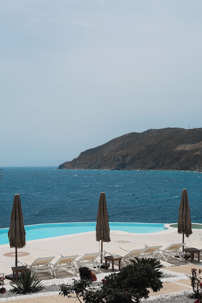Mykonos Pantheon 46/50