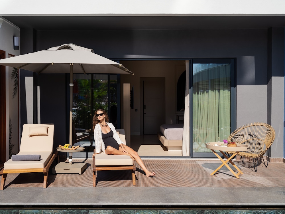 Liu Resorts 37/72