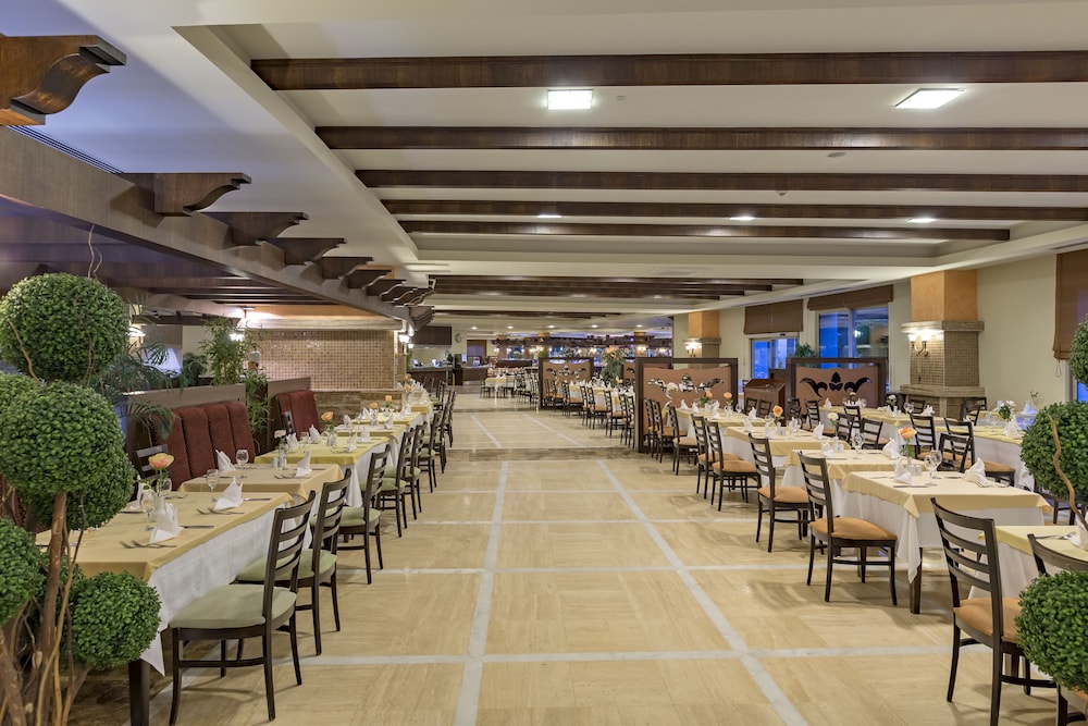 Royal Wings Hotel 36/50