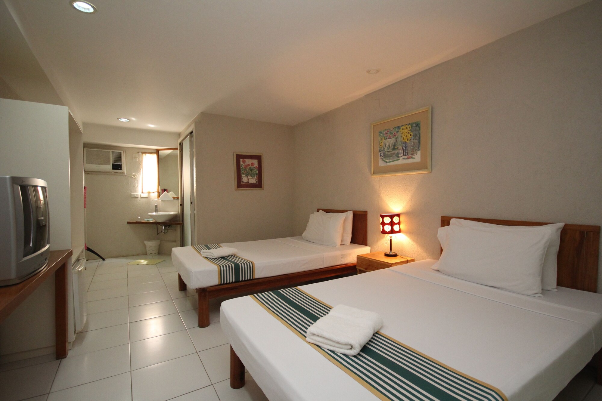 SUPERIOR, TWIN BEDS