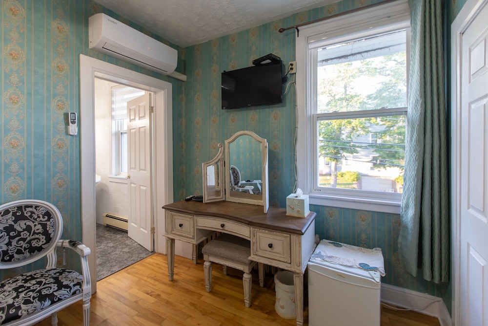 Prince Street Suites 49/50
