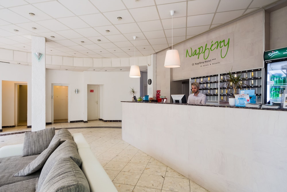Ce Napfény Hotel 4/41