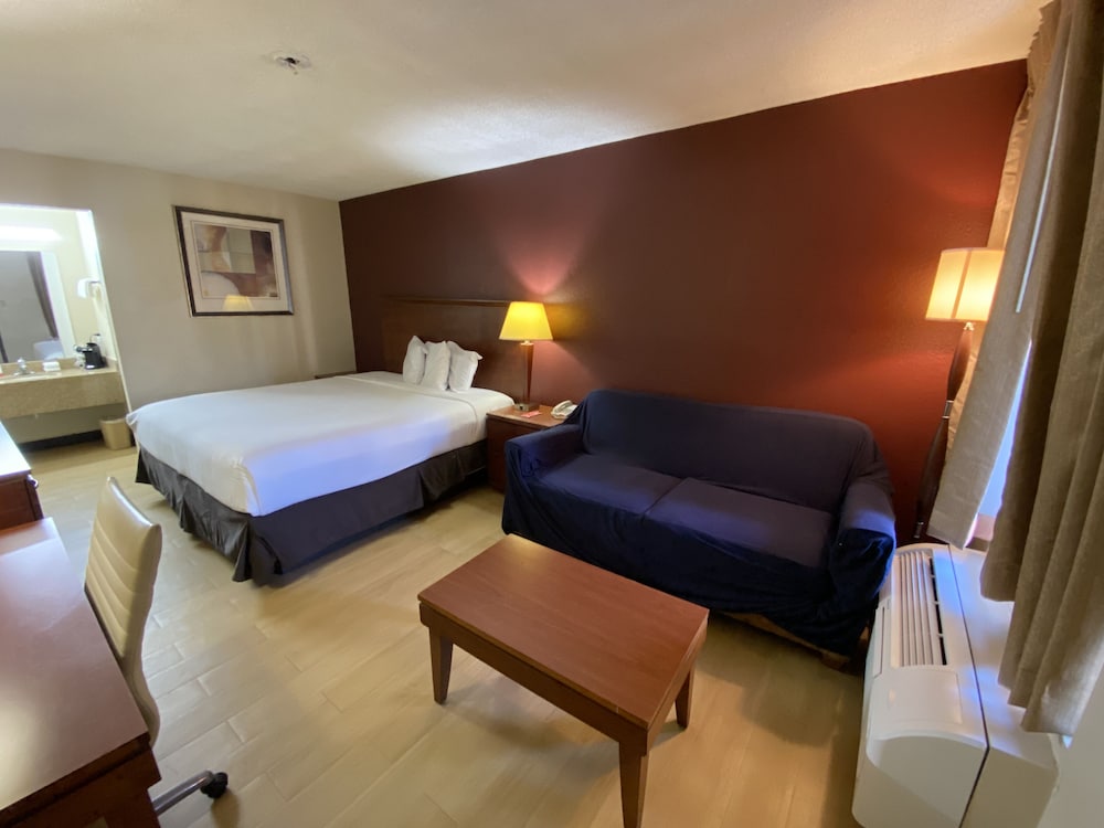 Days Inn & Suites by Wyndham Bossier City 20/50