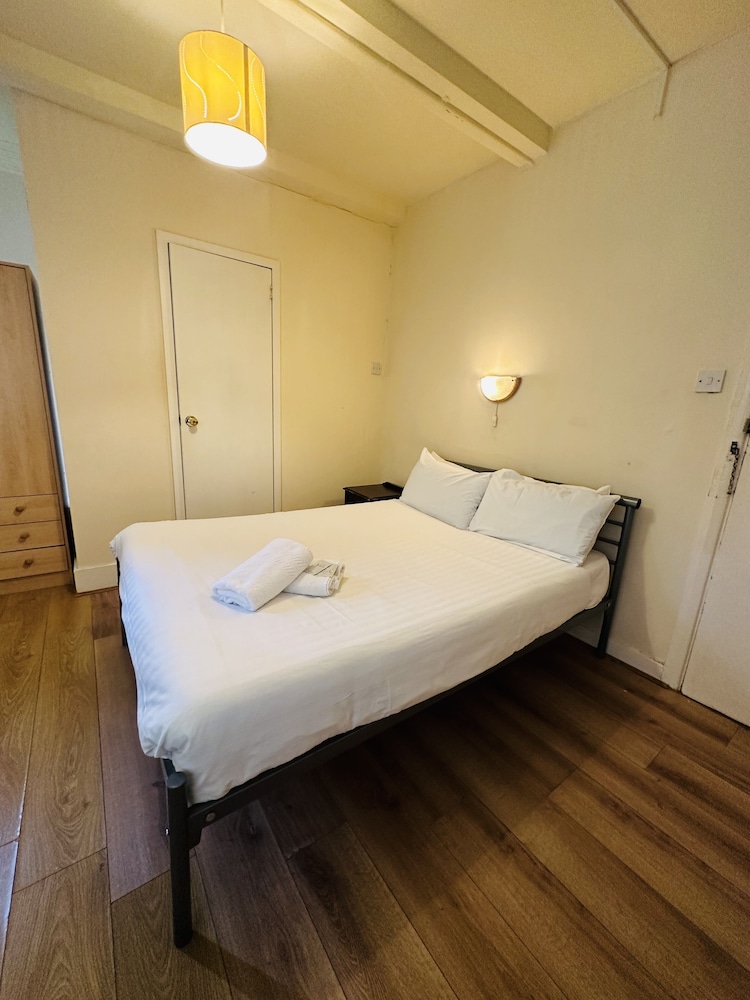 Thanet Hotel Annex 25/46