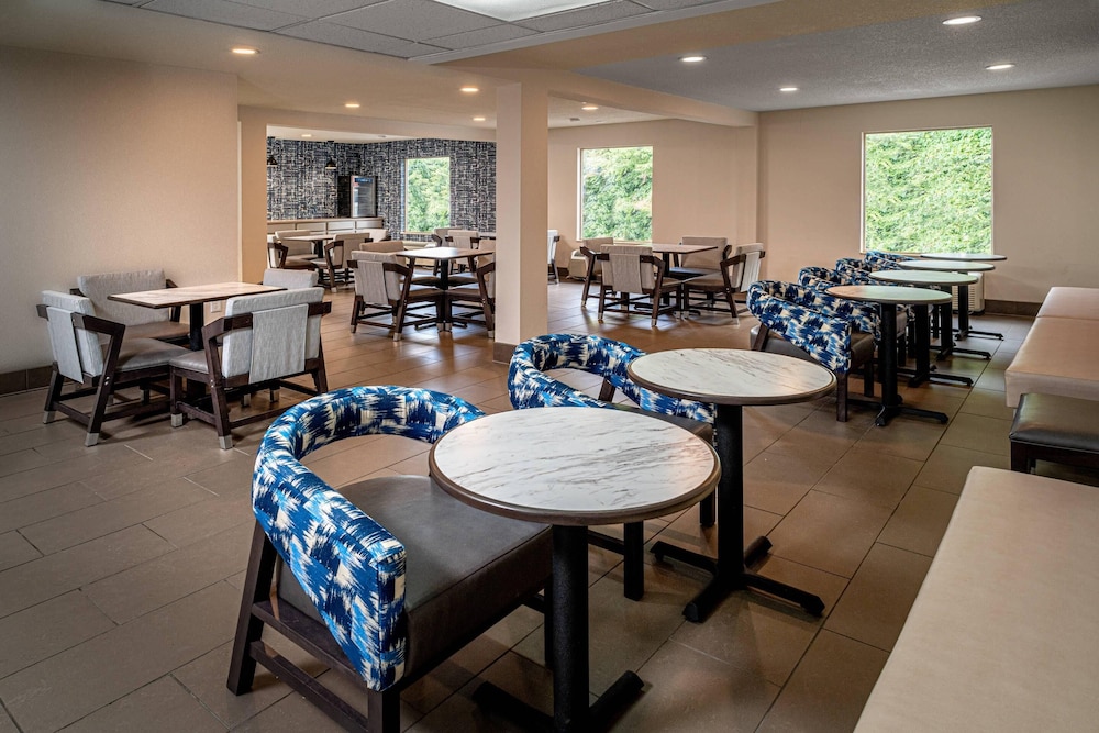 Clarion Pointe Beckley, WV 41/55