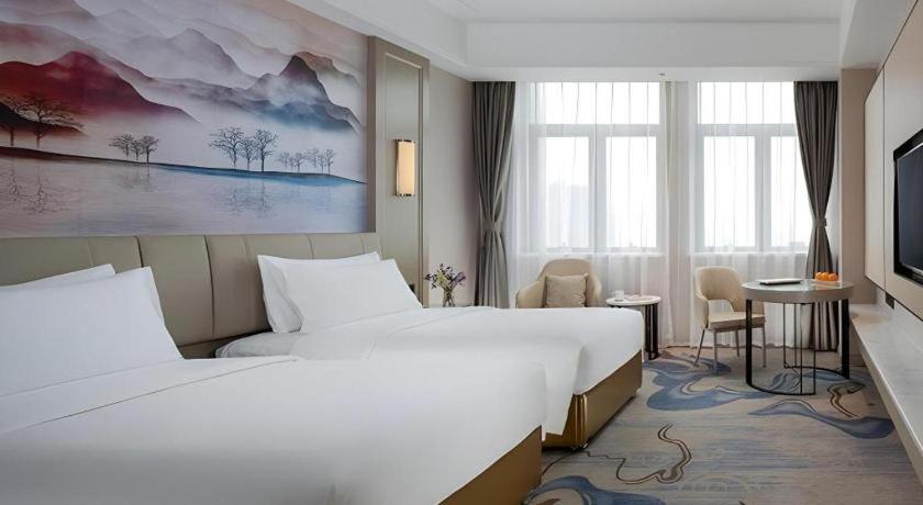 Venus Royal Hotels (Zhongshan Dongfeng Center) 17/50