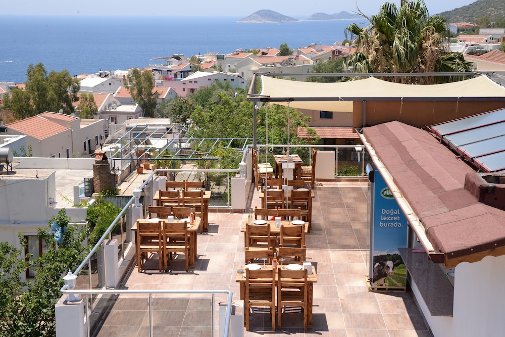 Neruda Pension 34/43