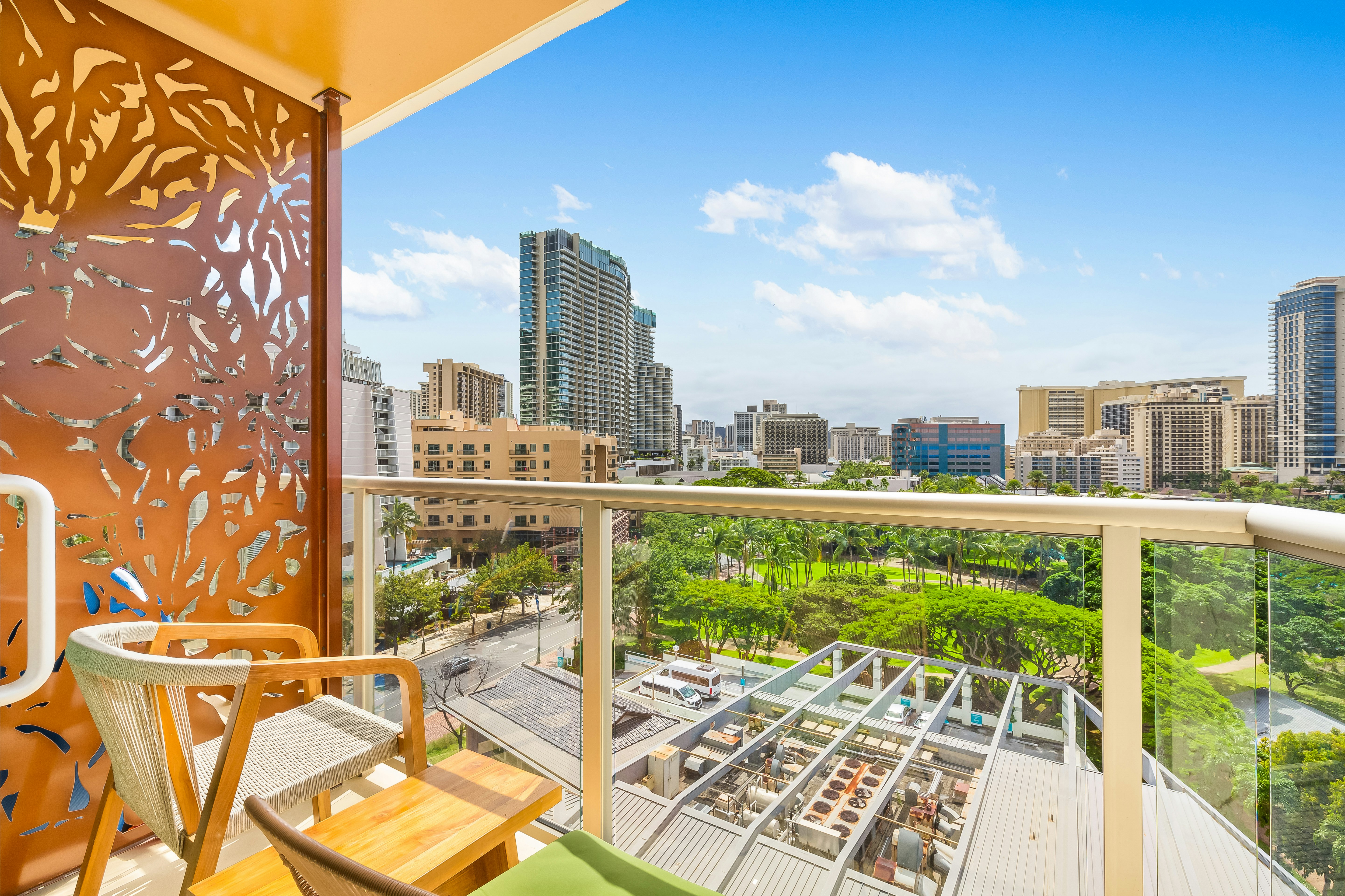 Luana Waikiki Hotel and Suites 21/50
