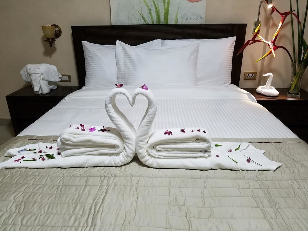 Murex Plaza Hotel and Suites 22/33