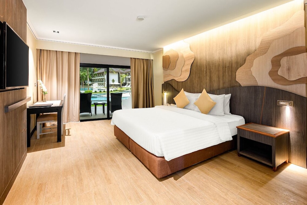 Amora Beach Resort Phuket 19/75