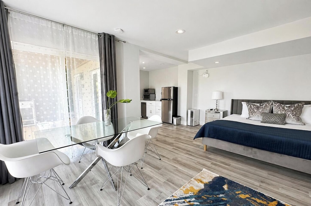 Deluxe, Studio, Suite, King Bed, Resort View