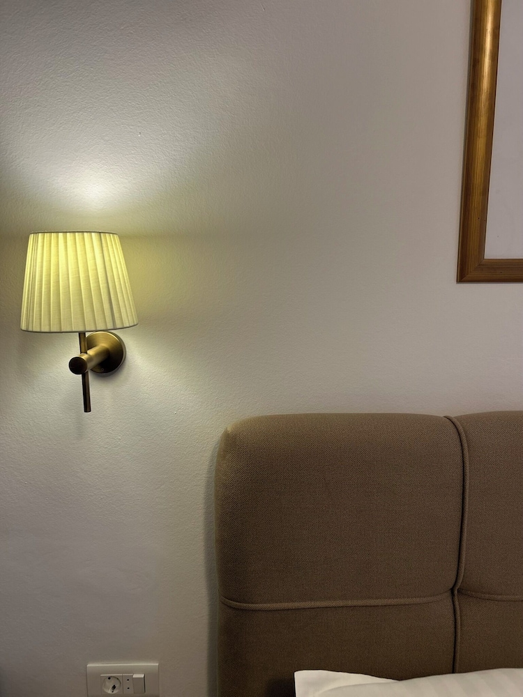 Hotel Vila Tina 20/50