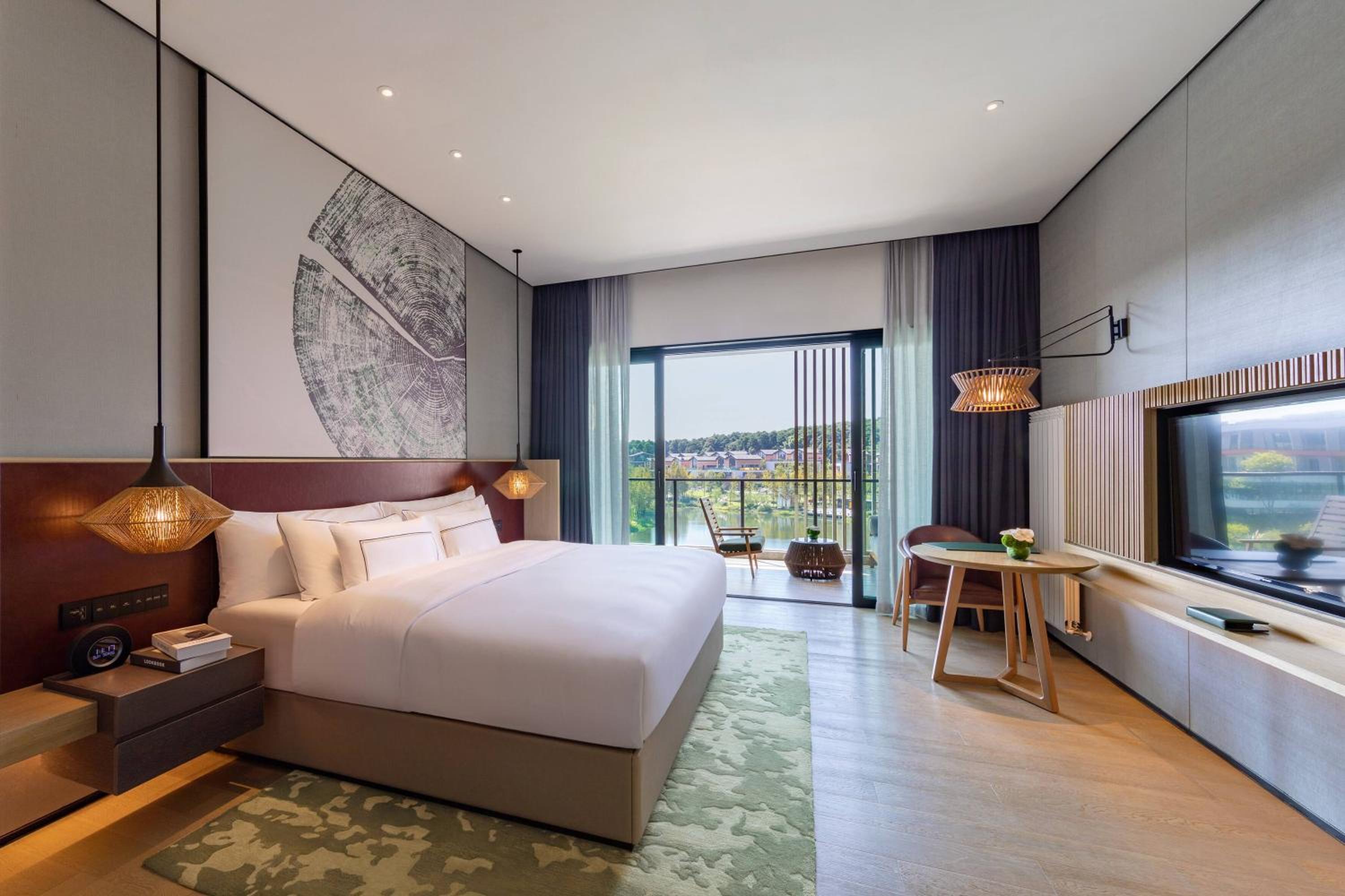 Melia, Guest Room, Lake View