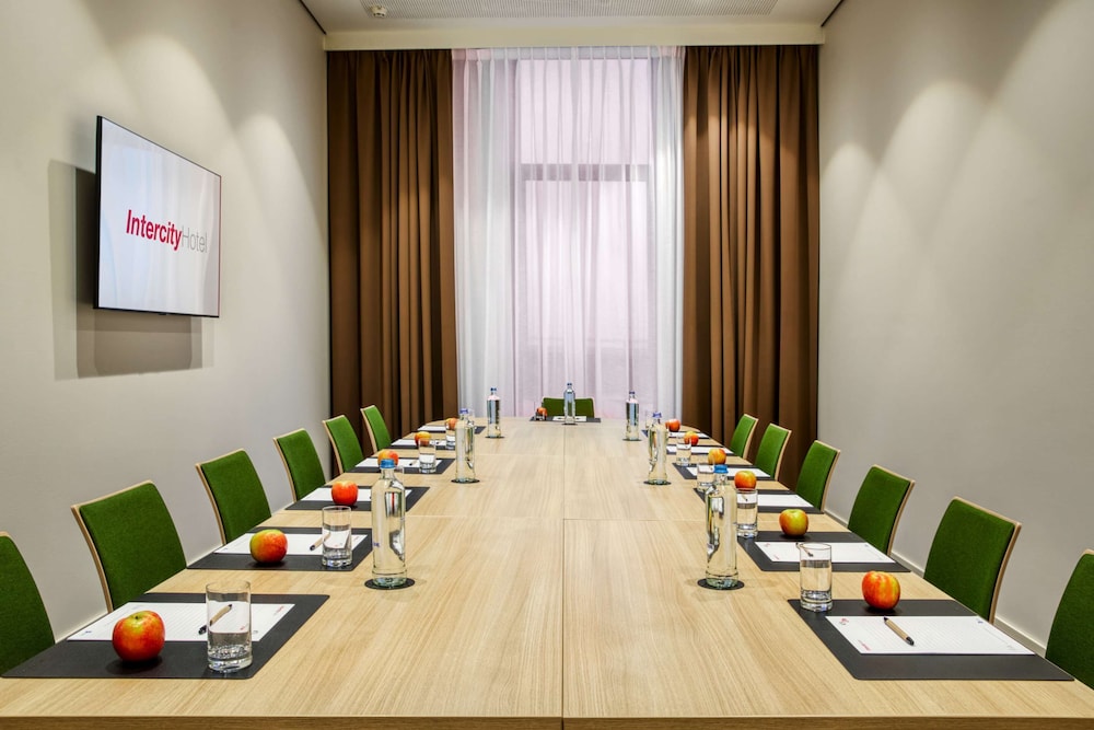 IntercityHotel Amsterdam Airport 54/60