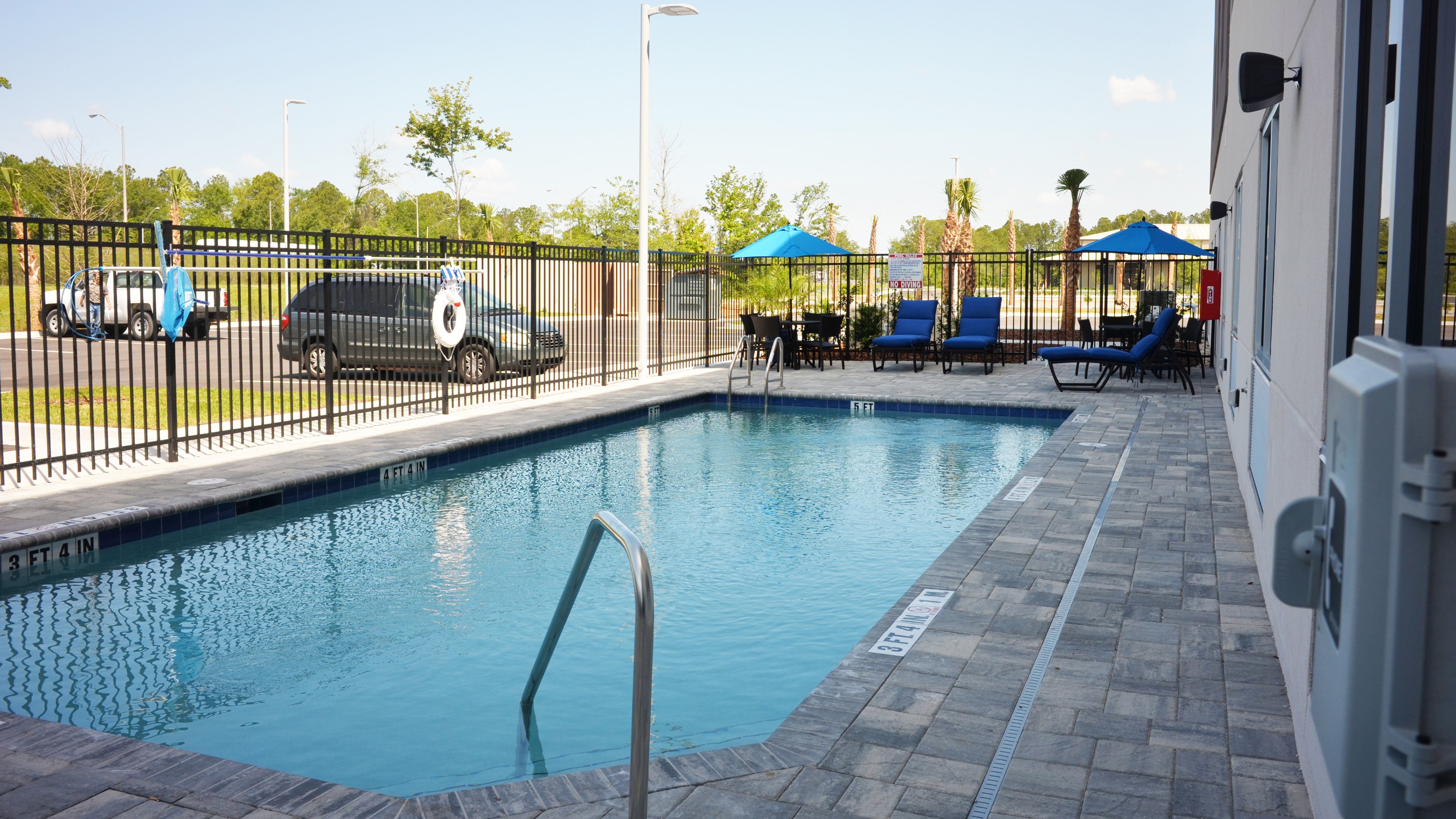 Holiday Inn Express Suites Jacksonville W I295 And I10 33/57
