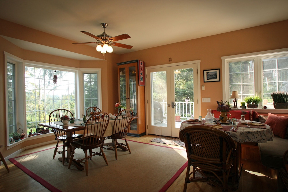 Inn to the Woods Bed and Breakfast 20/33