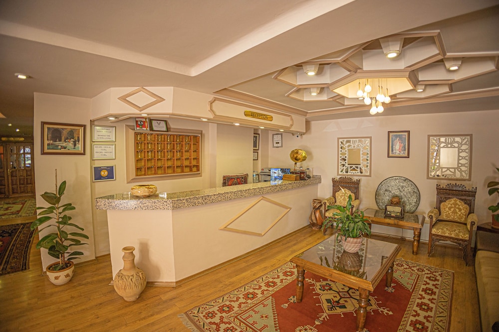 AKUZUN HOTEL 4/65