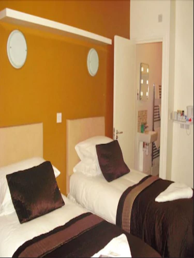 Elgano Hotel 16/40