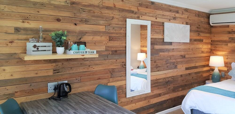 Woodland, Executive, Queen Bed