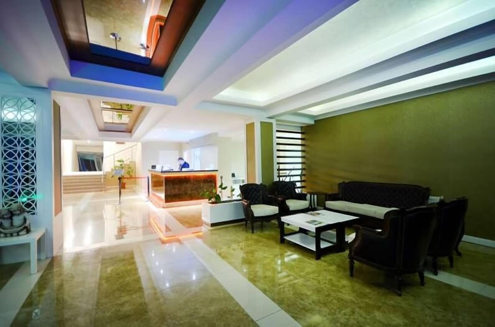 DOCS HOTEL THERMAL CLINIC 8/38