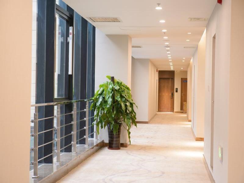 GreenTree Eastern Rizhao High Speed Railway Station Hotel 3/18