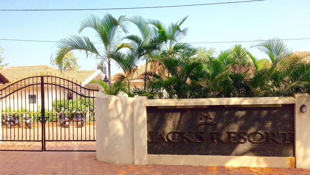 Jacks Resort 7/49
