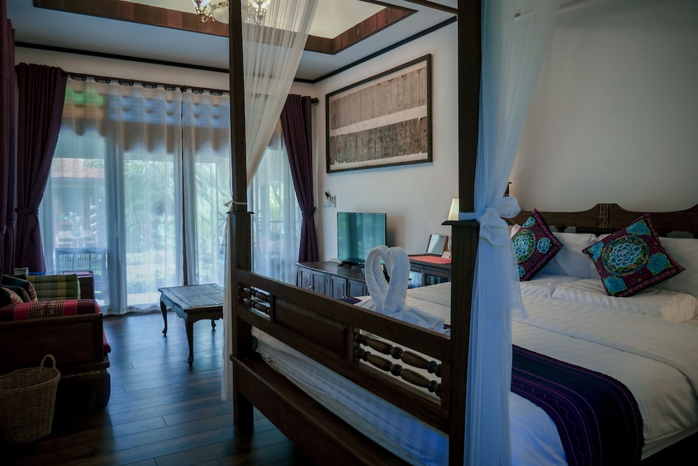Hongkhao Village 18/100