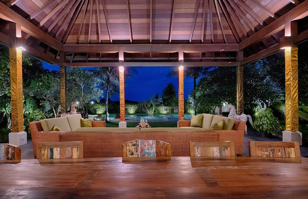 Kutus Kutus Ketewel Villa 19/34