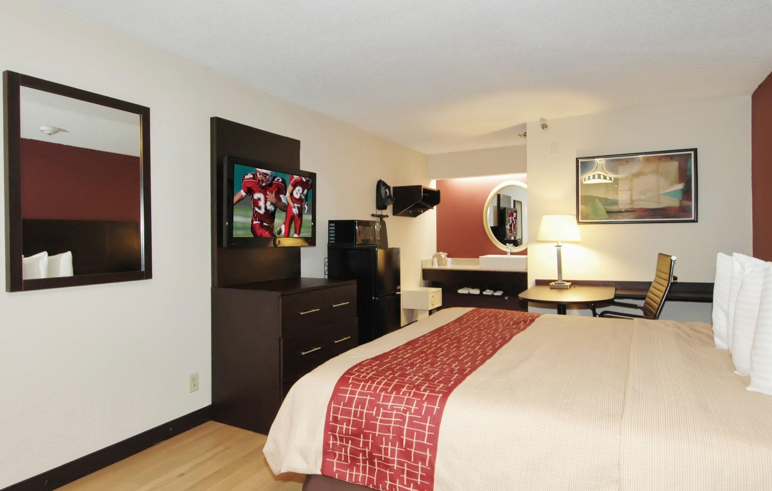 غرفة بسرير كينج