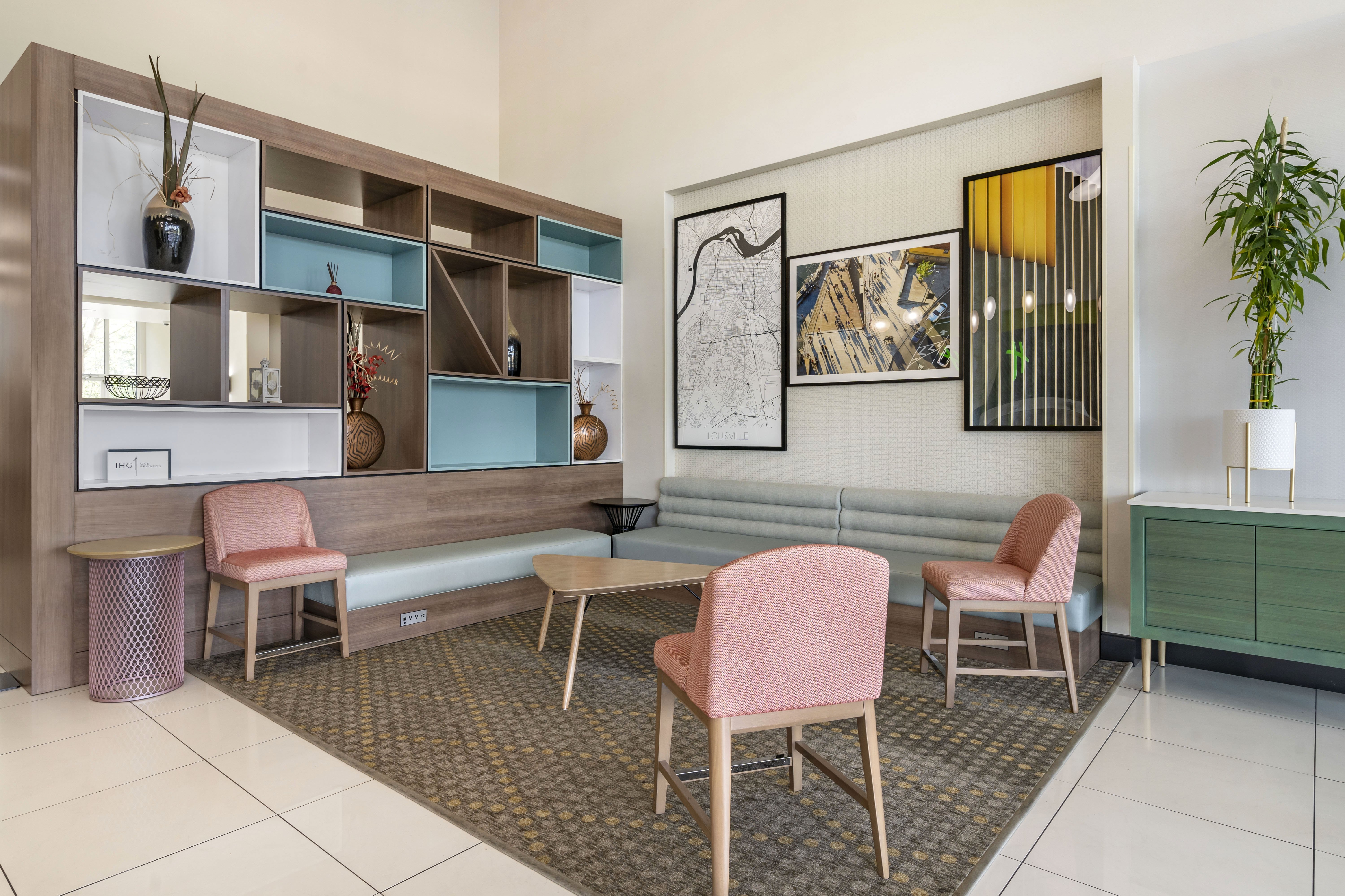 Holiday Inn Louisville Airport South 36/62
