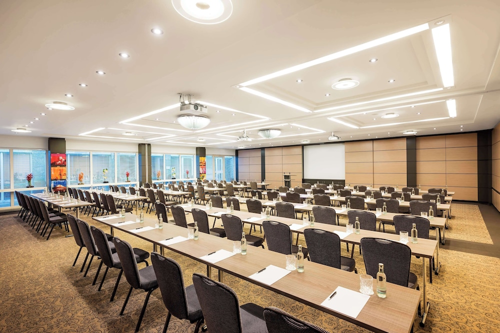 Lindner Hotel Dusseldorf Airport, part of JdV by Hyatt 64/75