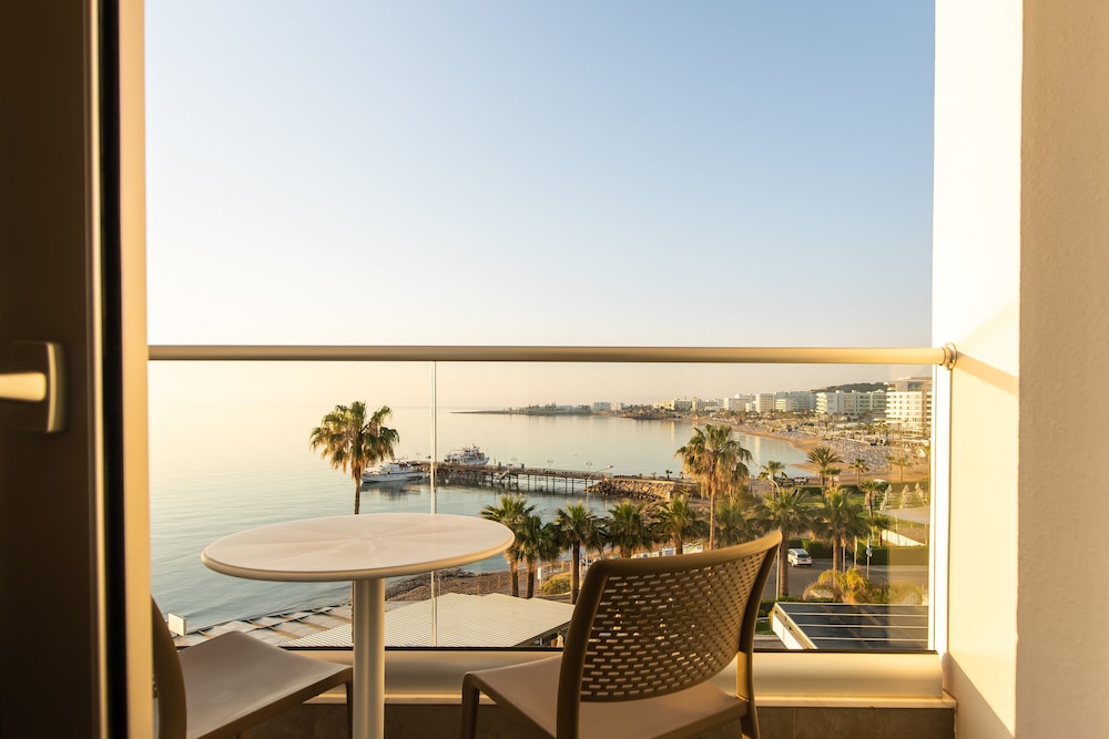 Evalena Beach Hotel 23/28