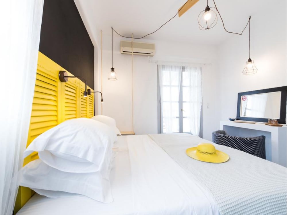 YELLOW, STANDARD, DOUBLE BED