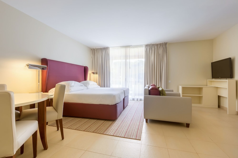 NAU Sao Rafael Suites 12/50